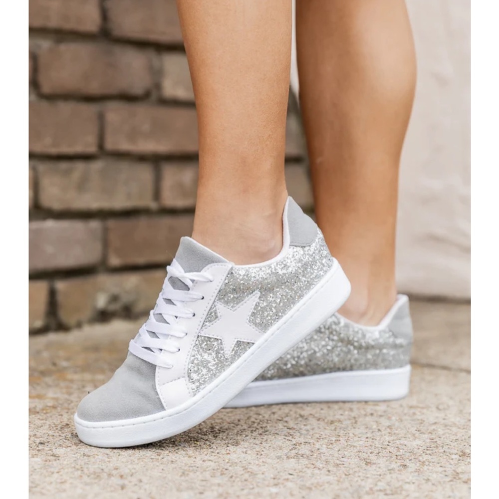 Size 6 Pink Lily Glitter Sneakers NWT